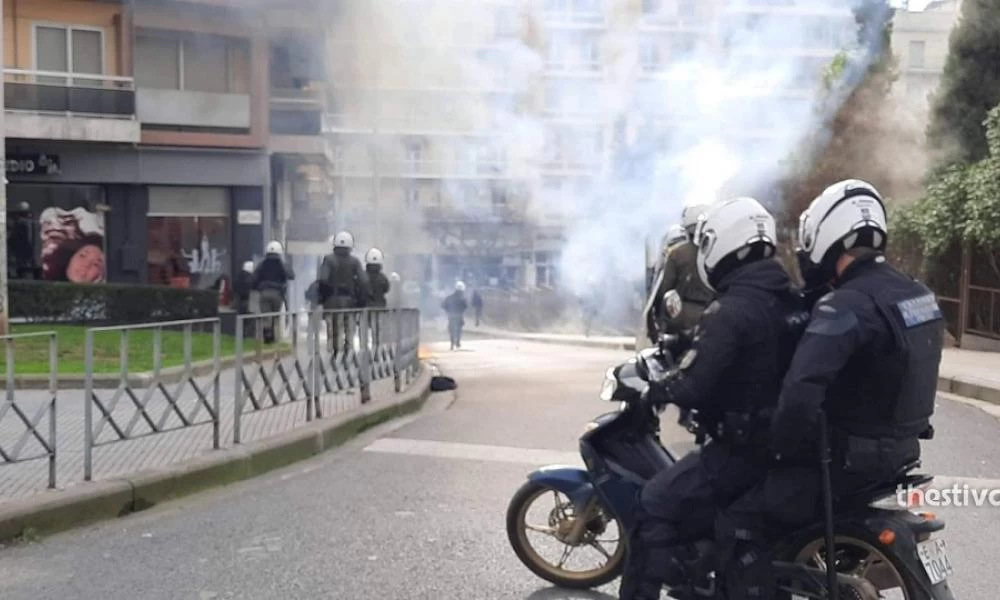 Θεσσαλονίκη: Χημικά και μολότοφ μετά την πορεία χιλιάδων φοιτητών